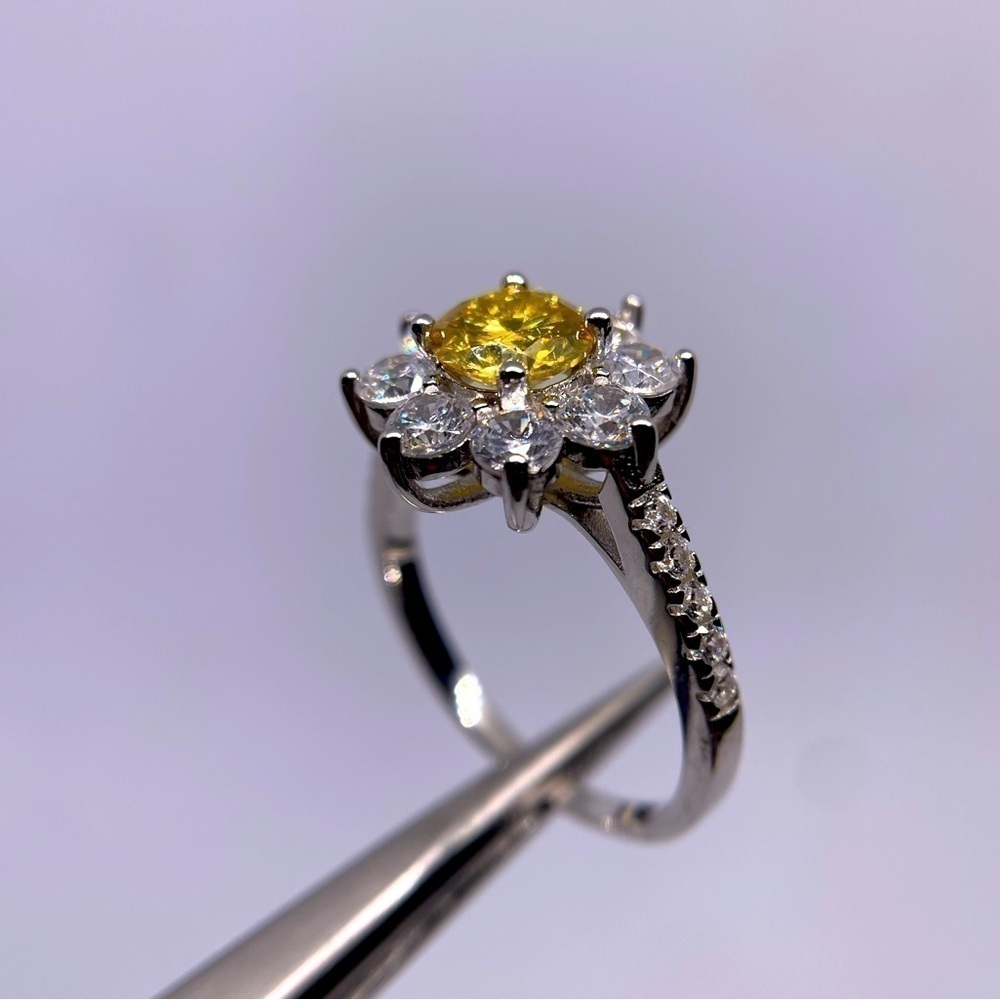 Moissanite Canary Yellow Ring 1 Ct Unique Flower Design 925 18k Brilliant Round - Picture 7 of 11